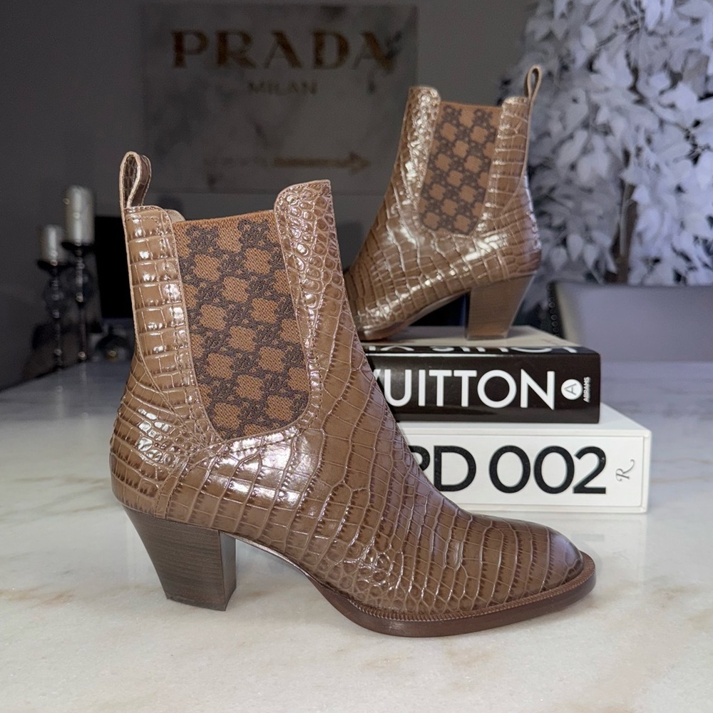 New Fendi 37.5 Brown Croc-Embossed Leather FF Motif Chelsea Boots